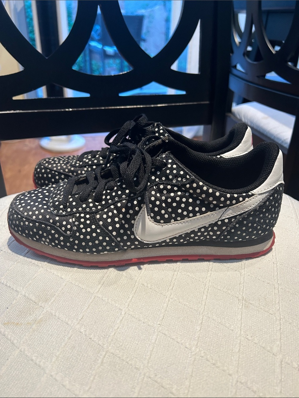 Women’s Nikes size 8